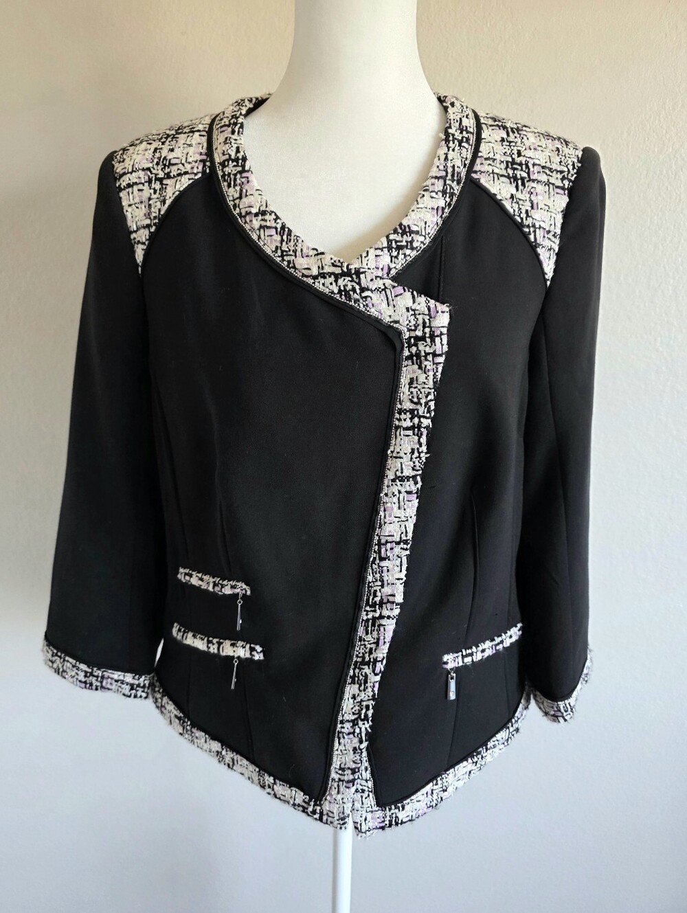 White House Black Market Black Jacket Tweed & Bead Accent Zip Front Size 10 Crop